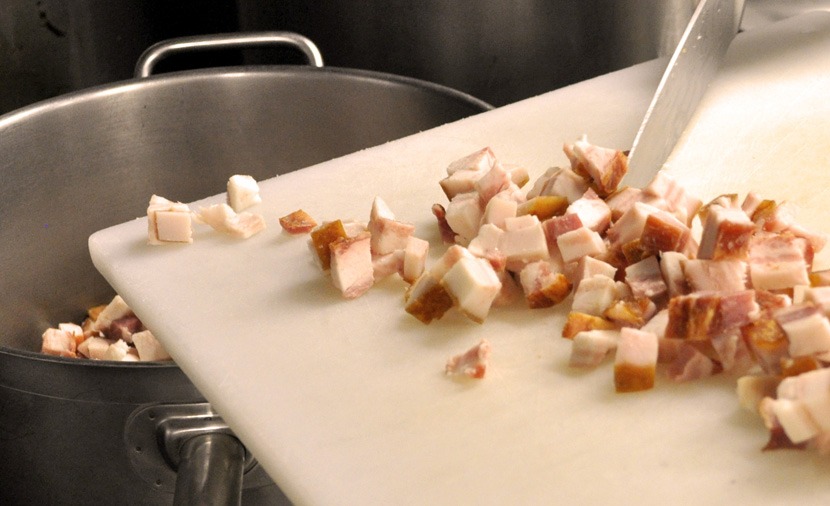 2-breakfast-on-beale-street-bacon-comfy-cow